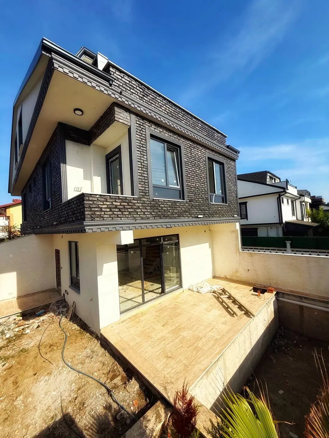 HAVUZLU, ÖN CEPHE, LÜKS DİZAYN, ÇİFT EBEVEYN BANYOLU 3+1 TRİPLEKS VİLLA! KOCAALİ ALANDERE MH — Satılık Villa, Kocaali
