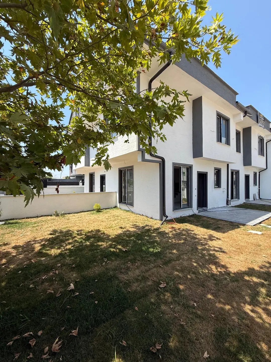 KÖŞE PARSEL, ULTRA GENİŞ BAHÇE, MERKEZ PLAJ, MÜSTAKİL GİRİŞ, EBEVEYN BANYOLU 3+1 TRİPLEKS VİLLA! KOCAALİ YALI MH — Satılık Villa, Kocaali